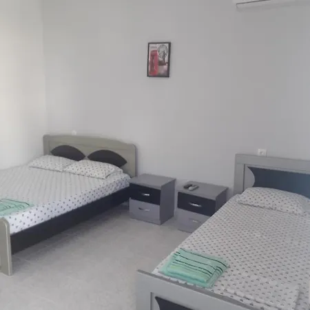 Petrit Casa de hóspedes 3*