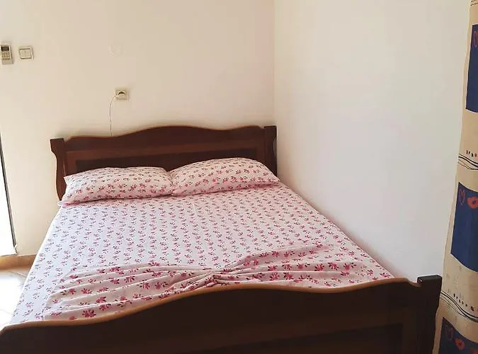 Petrit Guest house 3*