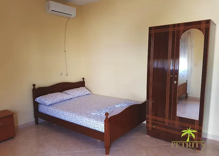 Guest house Petrit Ksamil